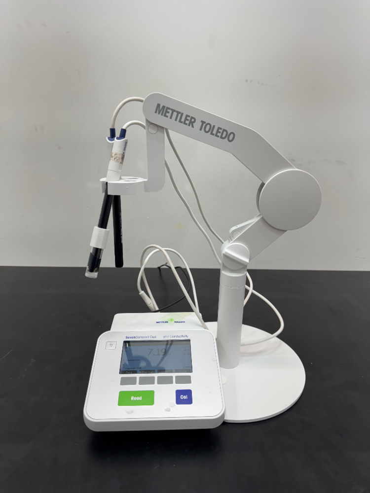 Image of Mettler Toledo pH/Conductivity Meter